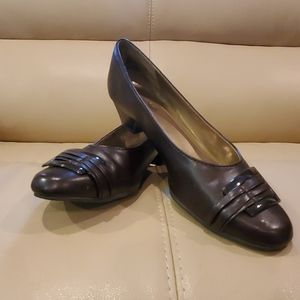 Womens sz 9.5 Brown Dress Shoes Hush Puppies
